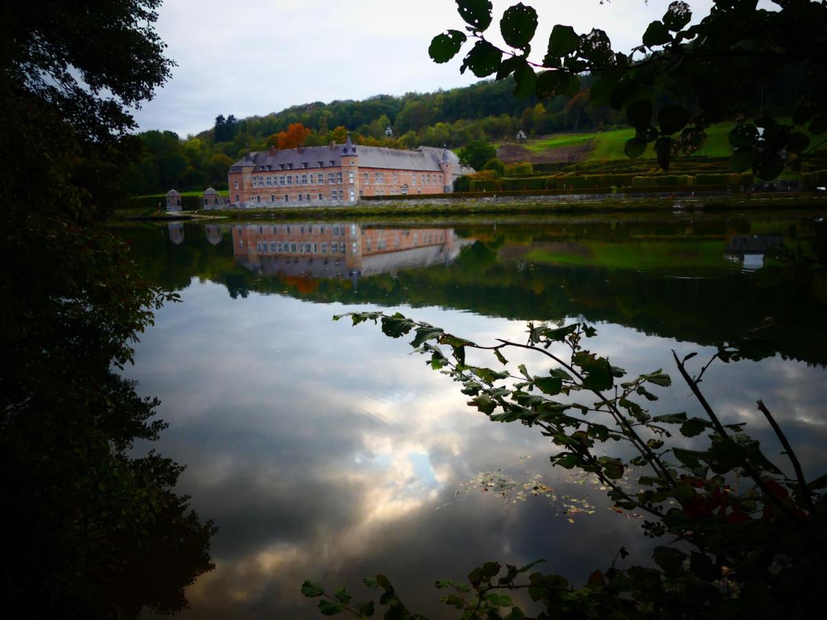 Au Repaire Des Ecureuils Villa Waulsort Exterior photo